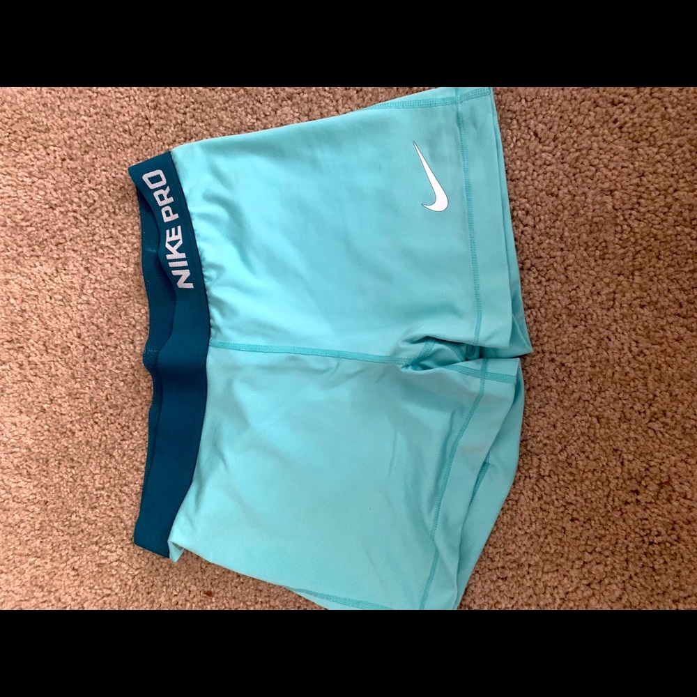 Nike pro shorts 3”